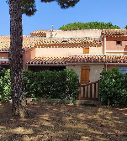Hébergement de vacances Cap D'agde, 43m2, 6 Personnes, 2 Chambres, Piscine, Secteur Pinede *